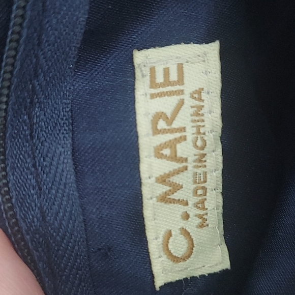 C Marie Beaded Holiday Gingerbreadman Crossbody - Picture 6 of 10